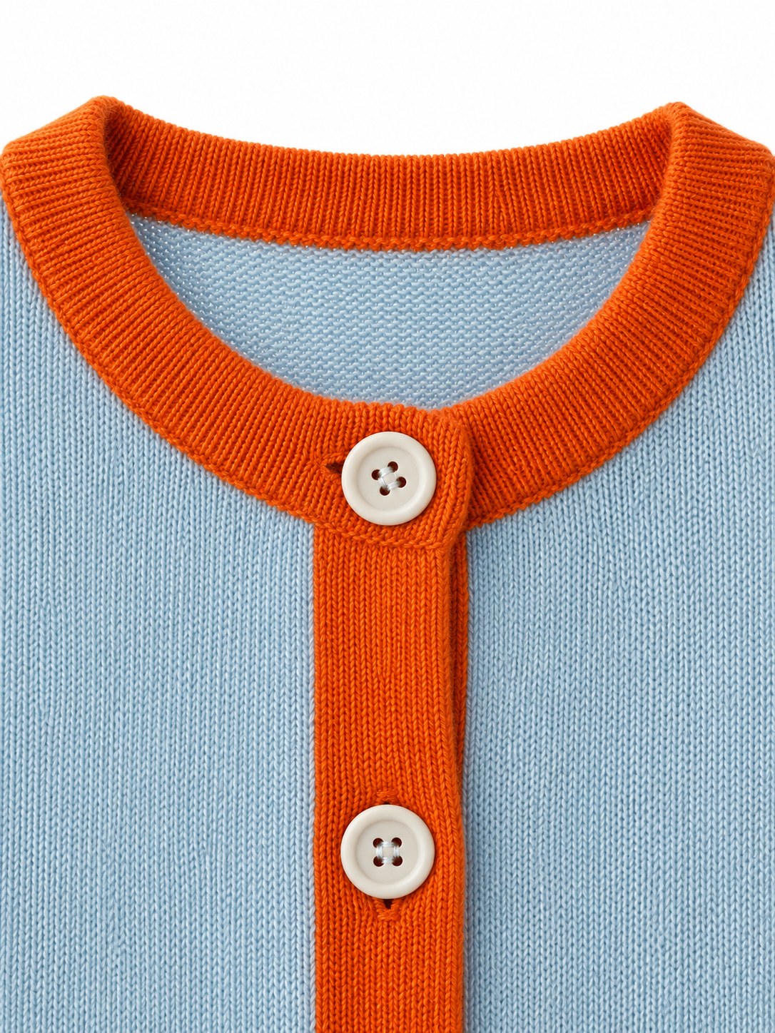 Cardigan con profili a contrasto azzurro/arancio — dettaglio