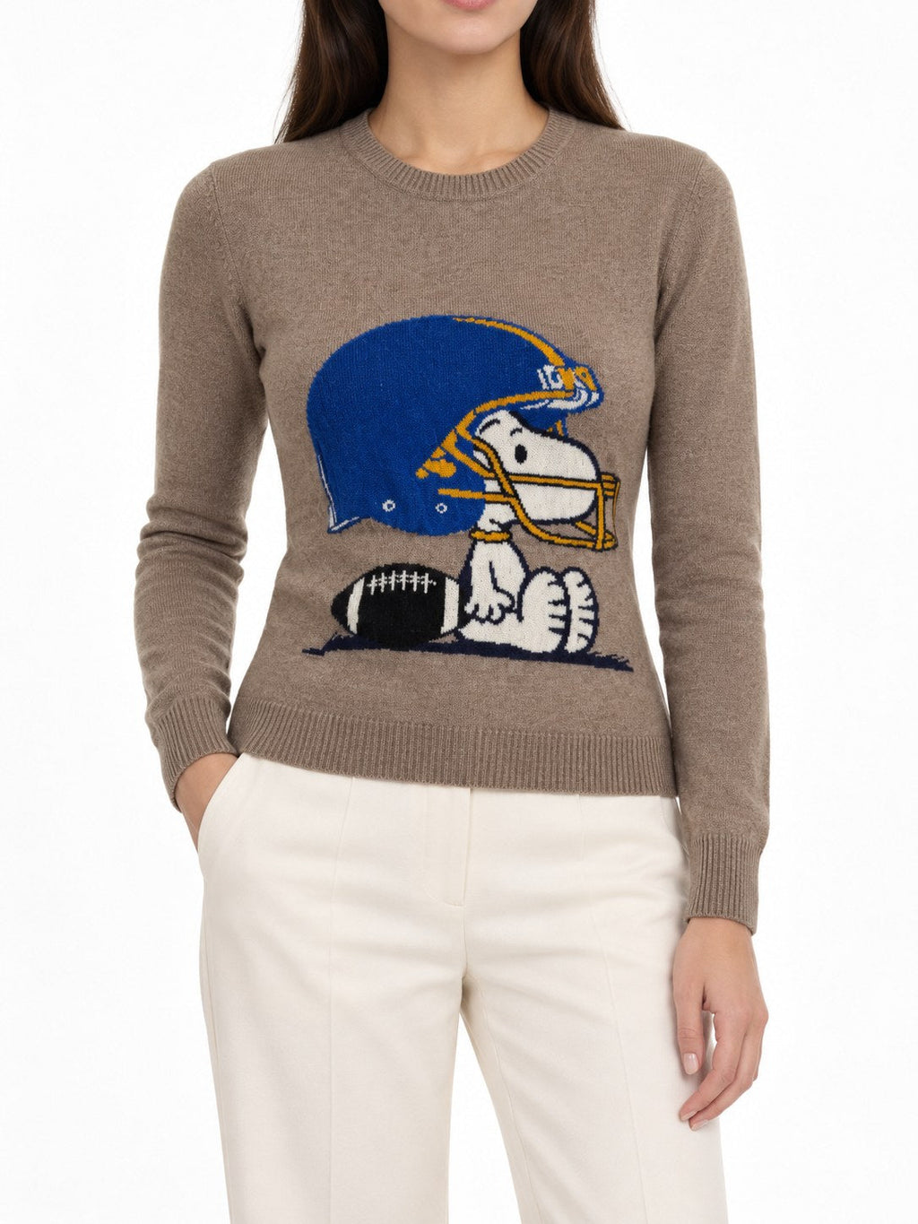 Maglione Snoopy Football tortora/cammello — indossato, davanti